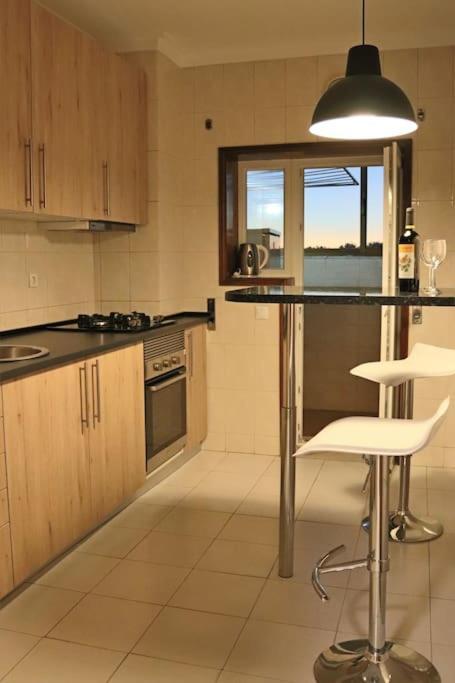 Сomfortable Apartments And Free Garage Parking OOporto Esterno foto