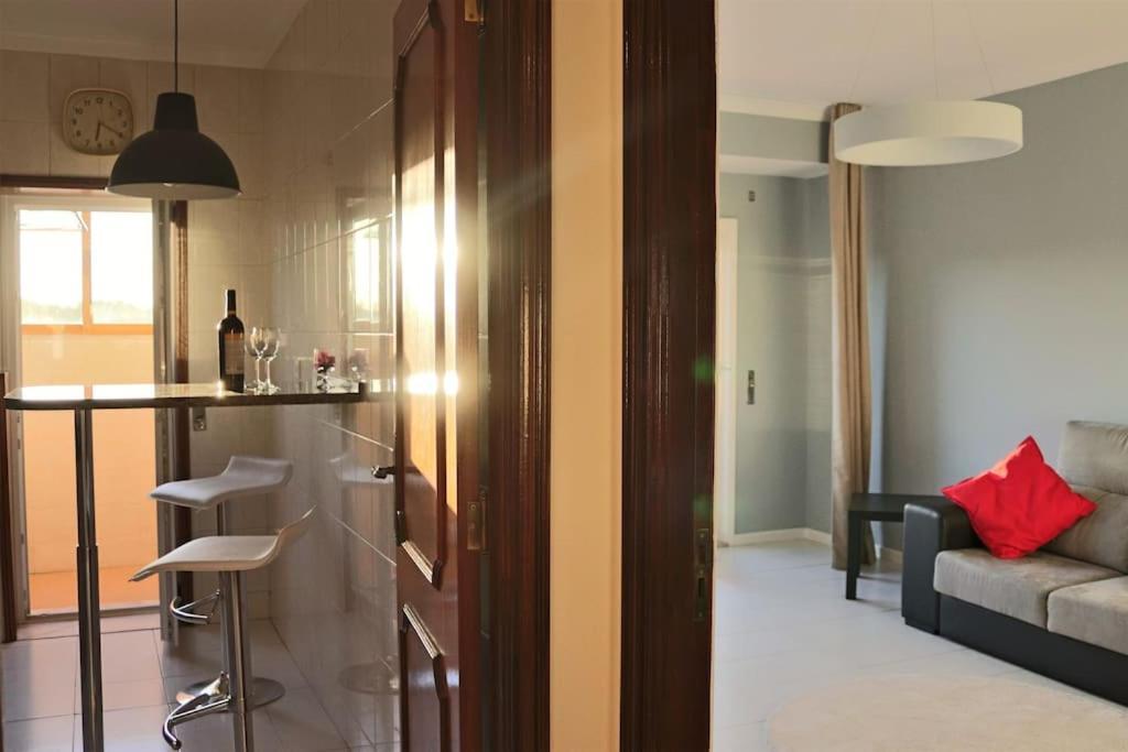 Сomfortable Apartments And Free Garage Parking OOporto Esterno foto