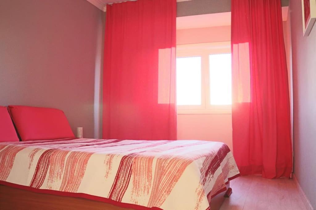 Сomfortable Apartments And Free Garage Parking OOporto Esterno foto