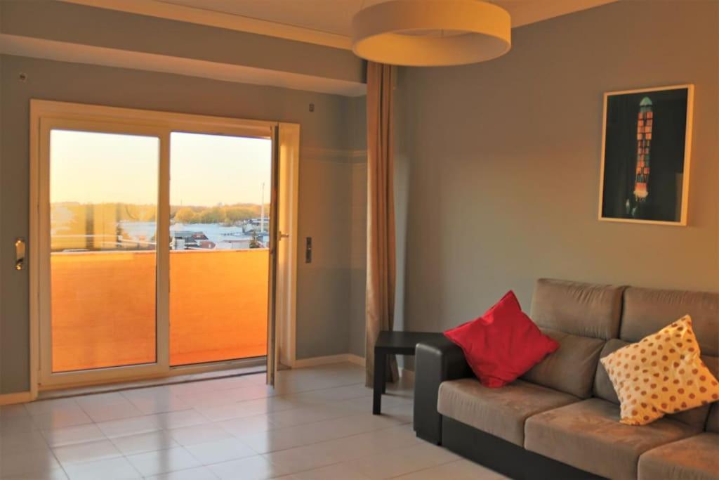 Сomfortable Apartments And Free Garage Parking OOporto Esterno foto